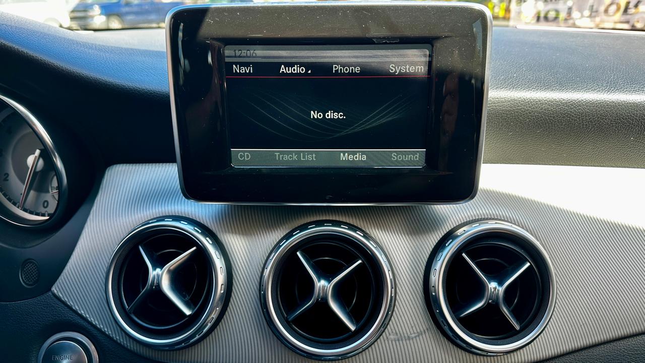 Mercedes-Benz GLA-Class GLA250 2015