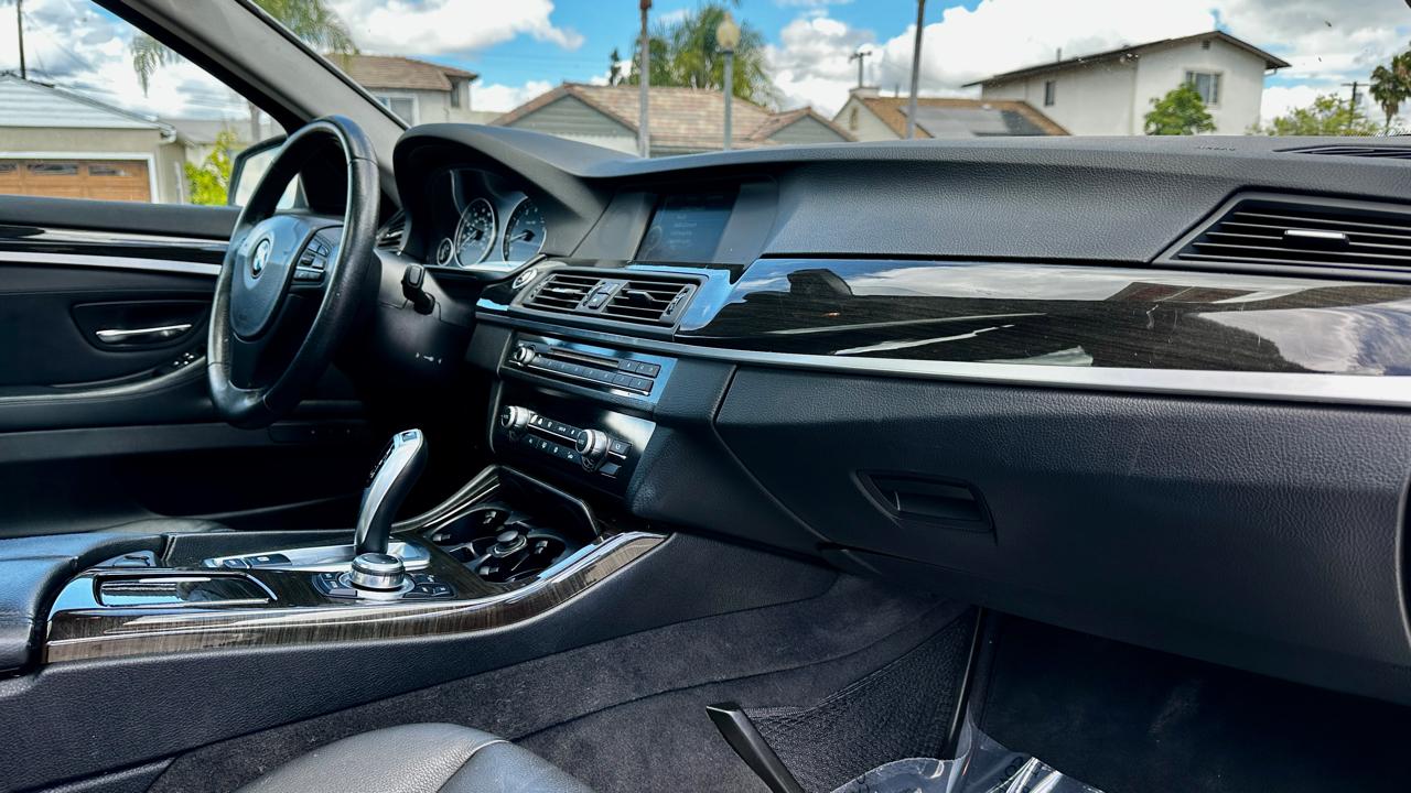 BMW 5-Series 535i 2011