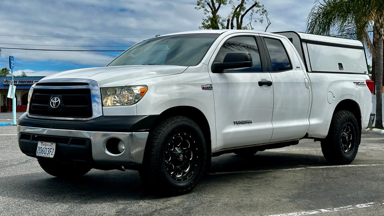 Toyota Tundra Tundra-Grade 5.7L Double Cab 2WD 2010