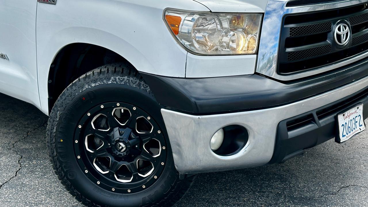 Toyota Tundra Tundra-Grade 5.7L Double Cab 2WD 2010