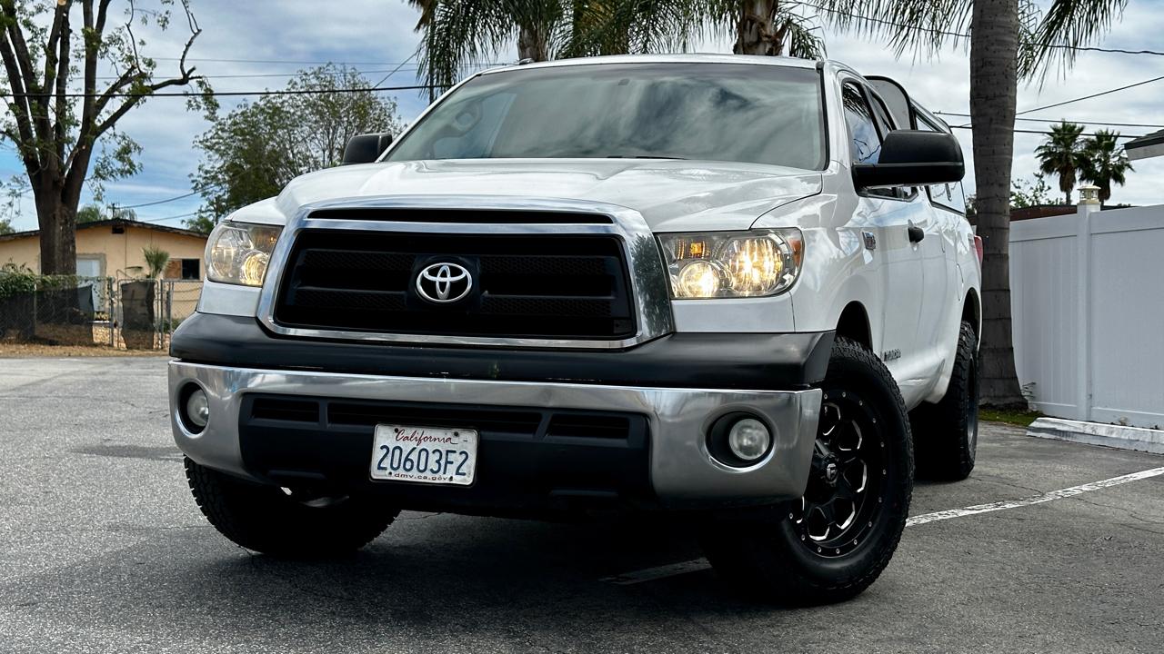 Toyota Tundra Tundra-Grade 5.7L Double Cab 2WD 2010