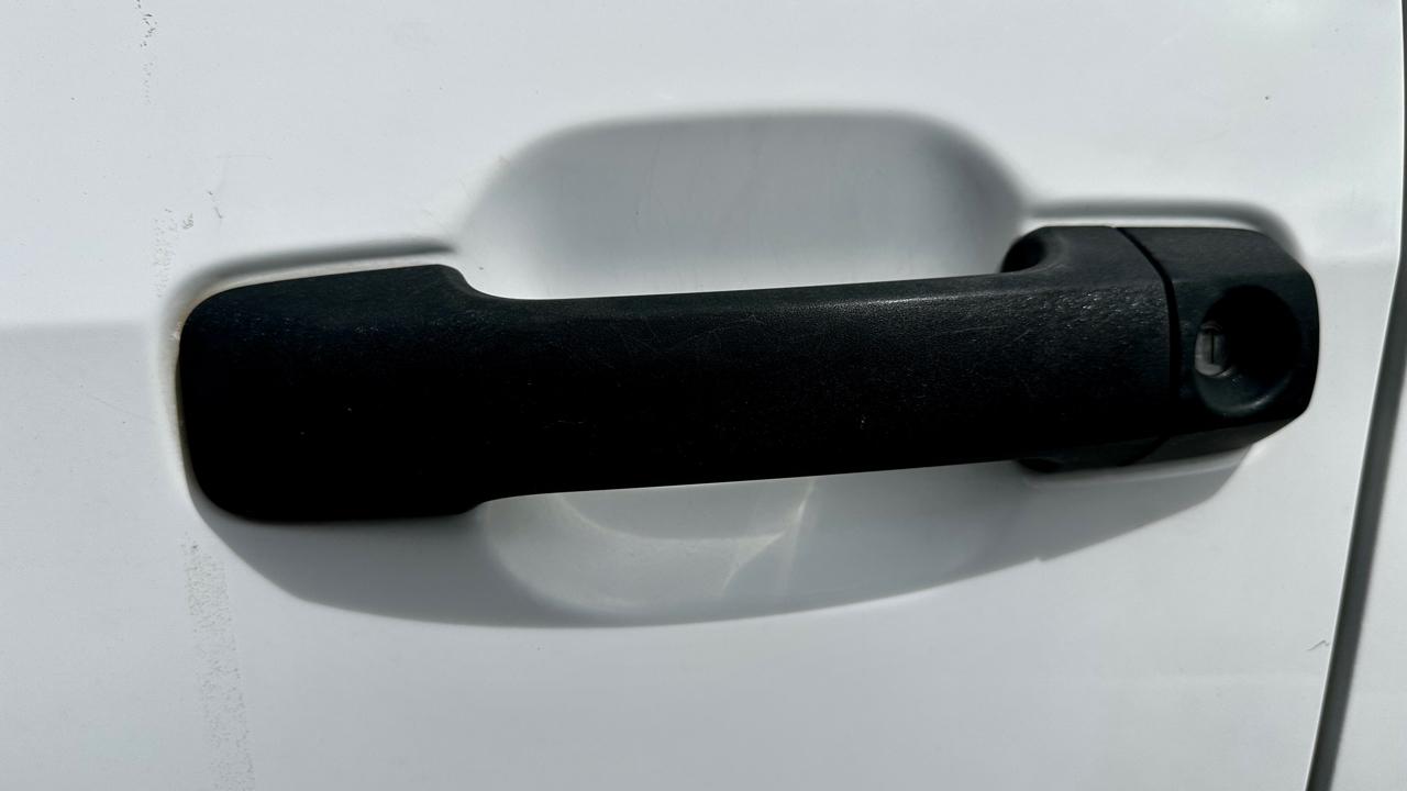 Toyota Tundra Tundra-Grade 5.7L Double Cab 2WD 2010