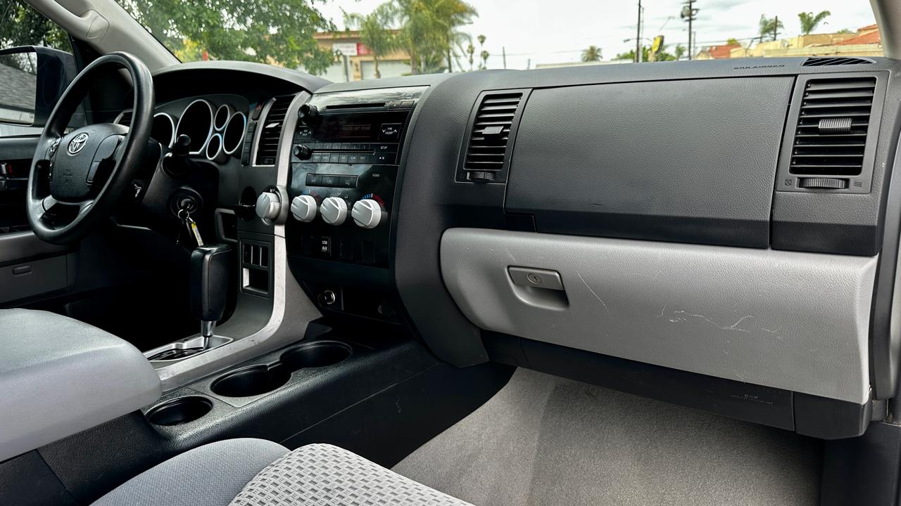 Toyota Tundra Tundra-Grade 5.7L Double Cab 2WD 2010