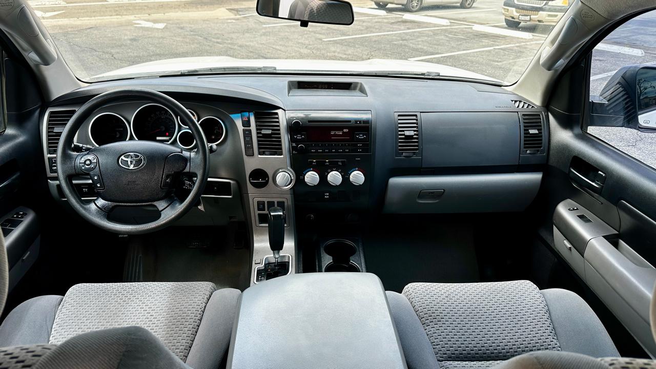 Toyota Tundra Tundra-Grade 5.7L Double Cab 2WD 2010