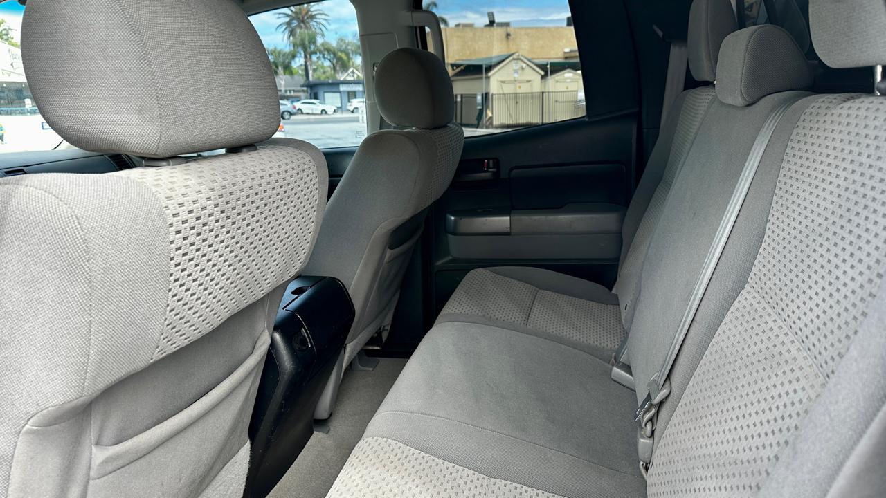 Toyota Tundra Tundra-Grade 5.7L Double Cab 2WD 2010