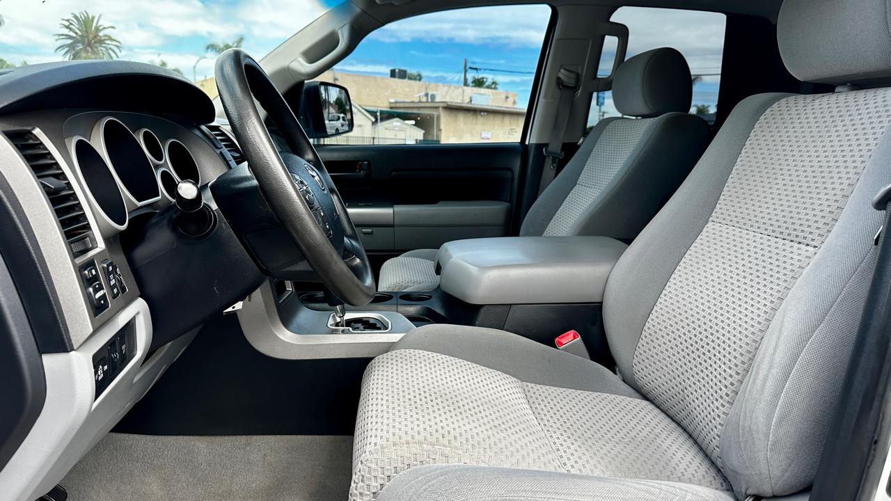 Toyota Tundra Tundra-Grade 5.7L Double Cab 2WD 2010