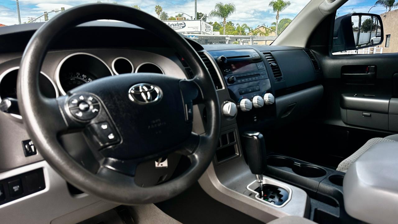 Toyota Tundra Tundra-Grade 5.7L Double Cab 2WD 2010