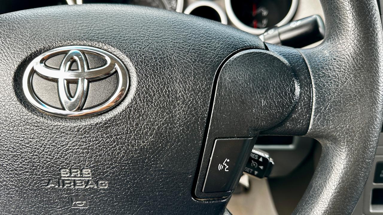 Toyota Tundra Tundra-Grade 5.7L Double Cab 2WD 2010