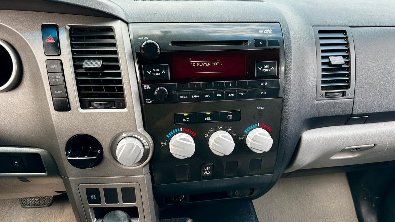 Toyota Tundra Tundra-Grade 5.7L Double Cab 2WD 2010