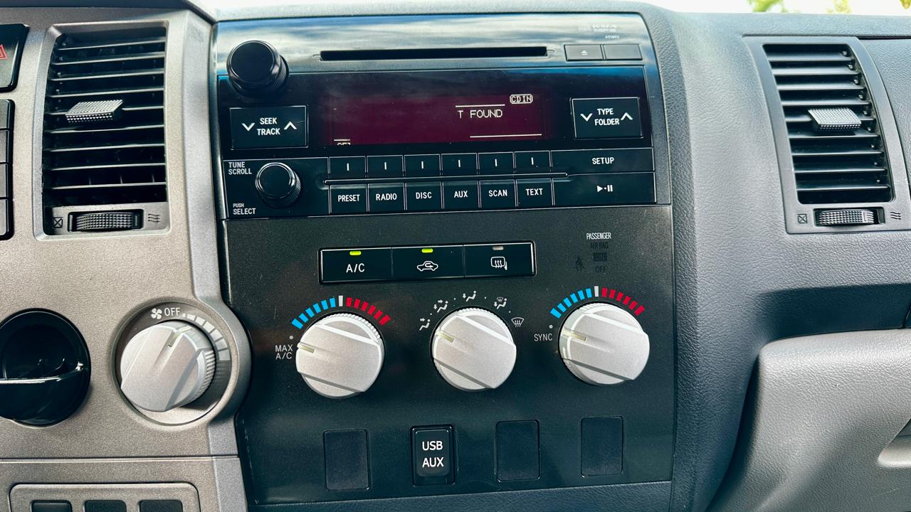 Toyota Tundra Tundra-Grade 5.7L Double Cab 2WD 2010