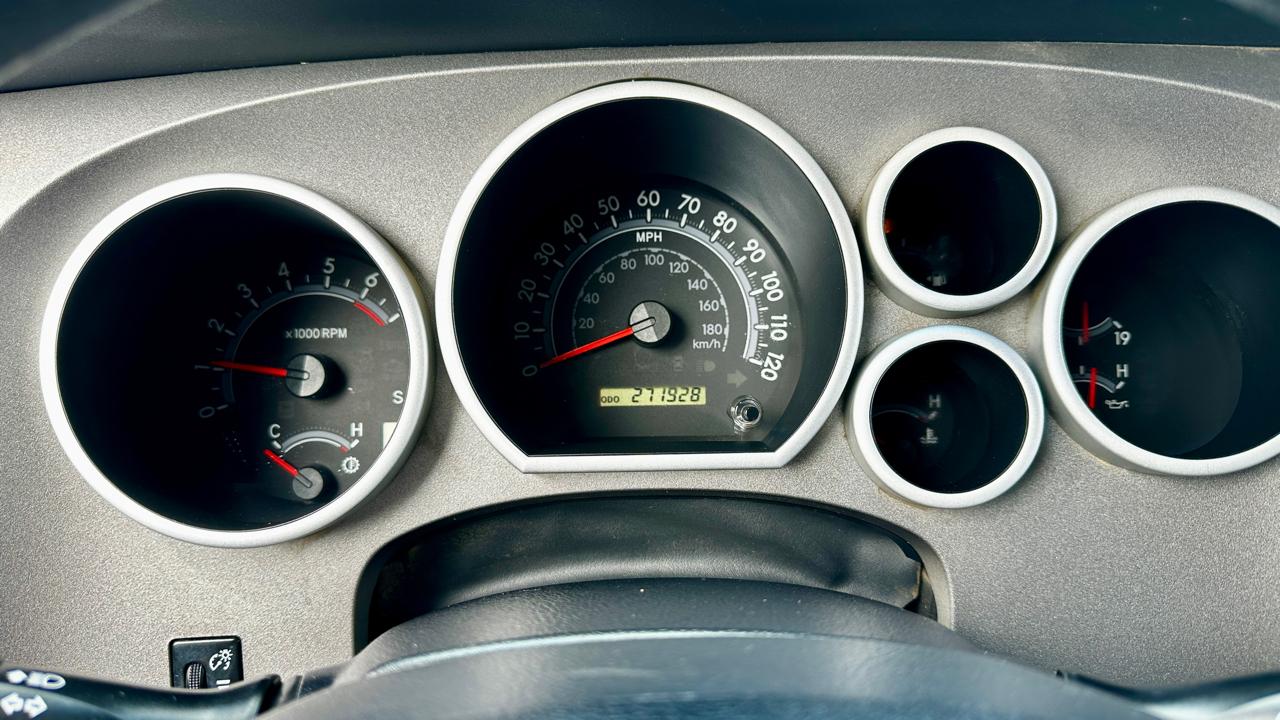 Toyota Tundra Tundra-Grade 5.7L Double Cab 2WD 2010