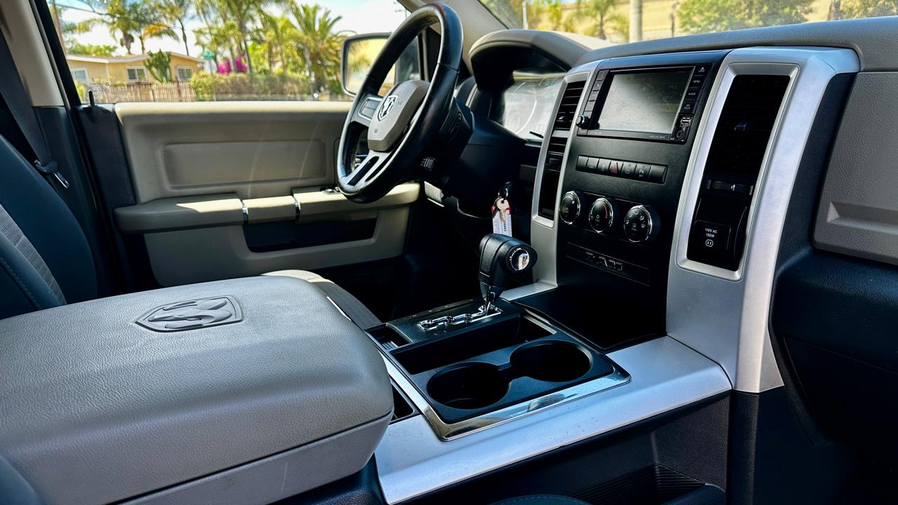 RAM 1500 ST Crew Cab 2WD 2011