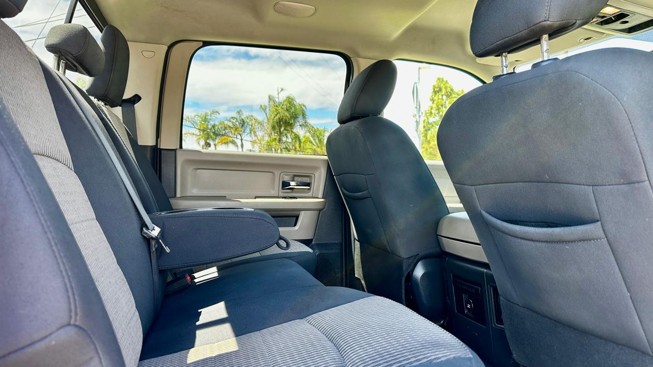 RAM 1500 ST Crew Cab 2WD 2011