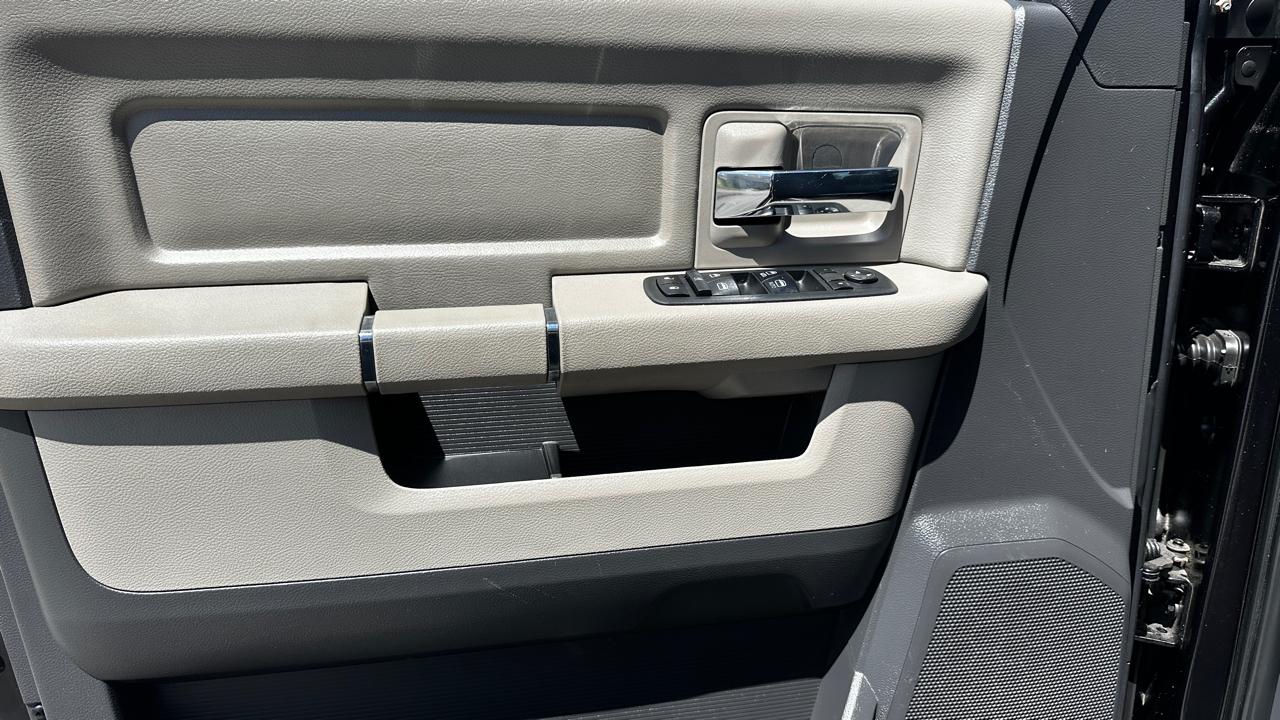 RAM 1500 ST Crew Cab 2WD 2011