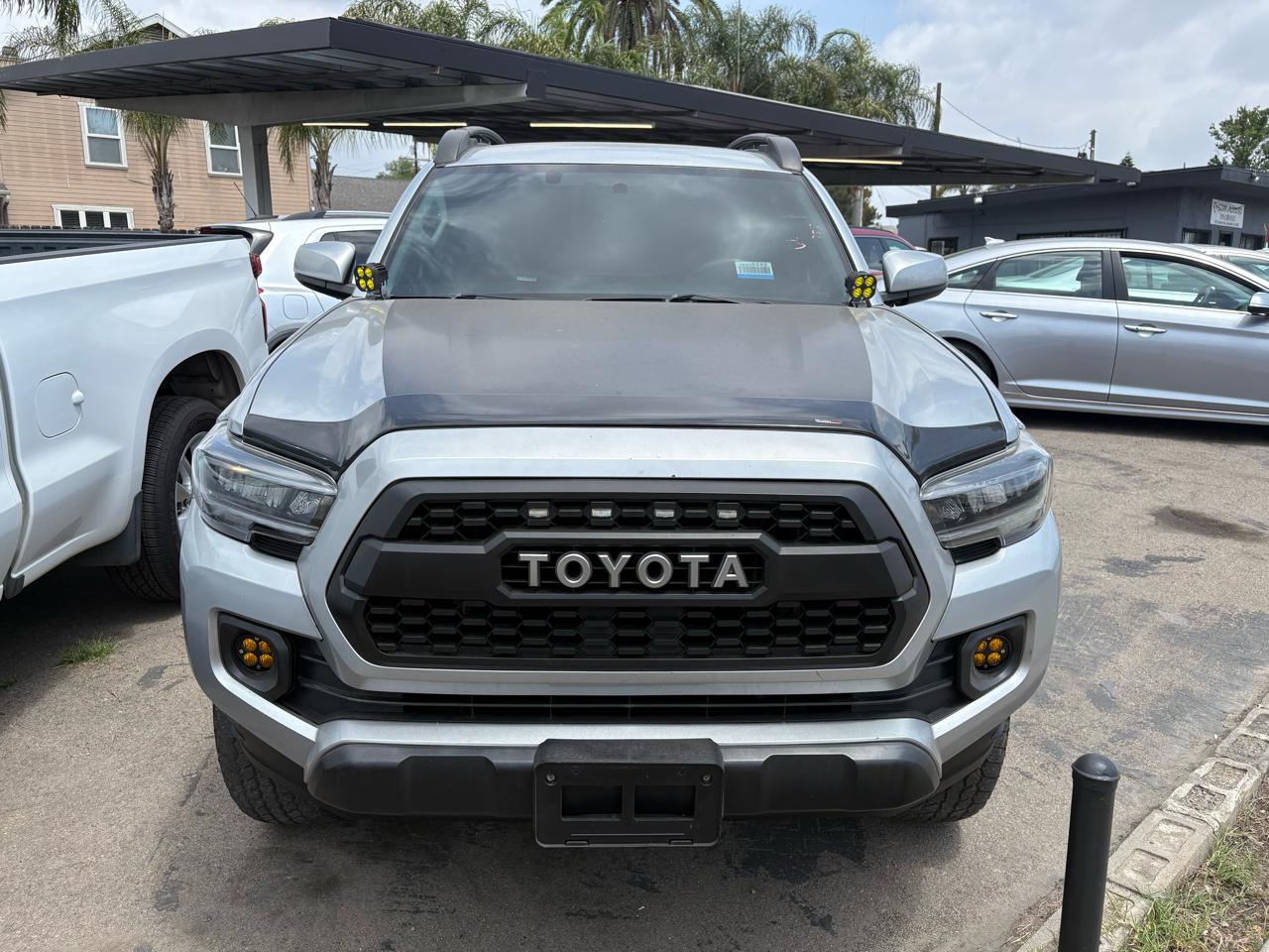 Toyota Tacoma SR5 Double Cab Long Bed I4 6AT 2WD 2017