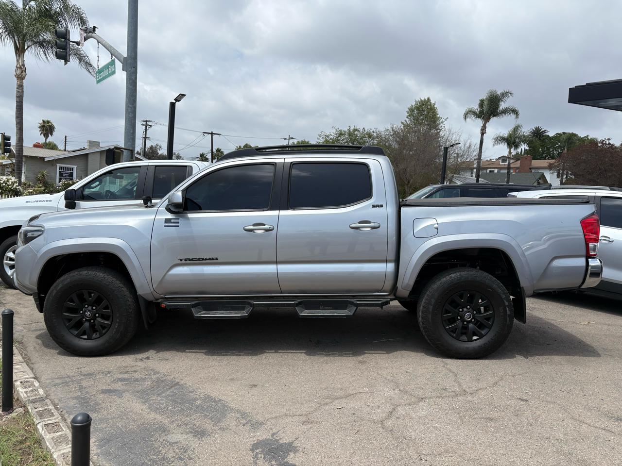 Toyota Tacoma SR5 Double Cab Long Bed I4 6AT 2WD 2017