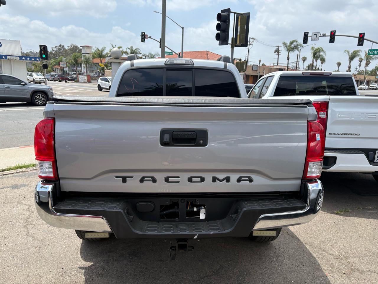 Toyota Tacoma SR5 Double Cab Long Bed I4 6AT 2WD 2017