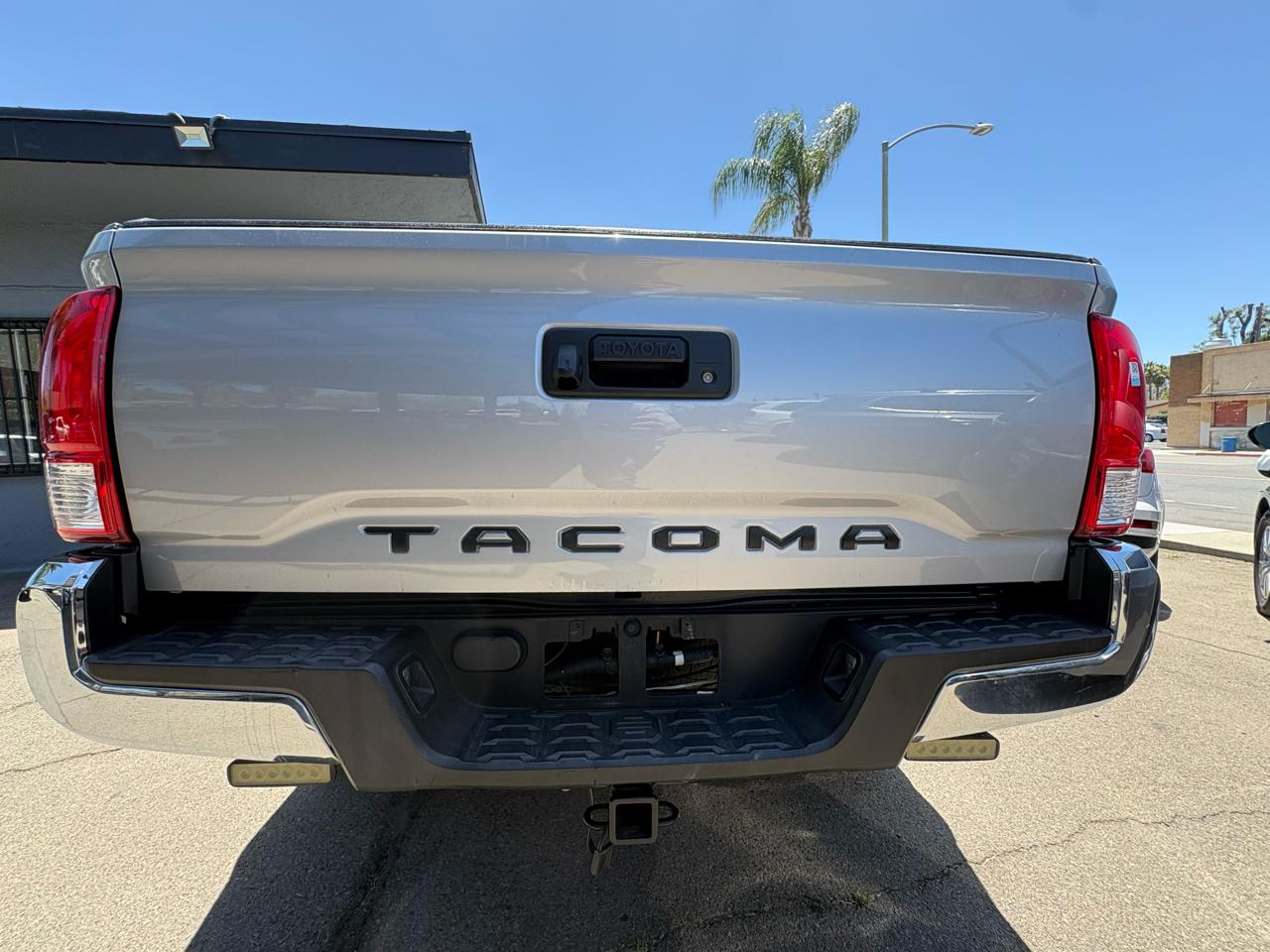 Toyota Tacoma SR5 Double Cab Long Bed I4 6AT 2WD 2017