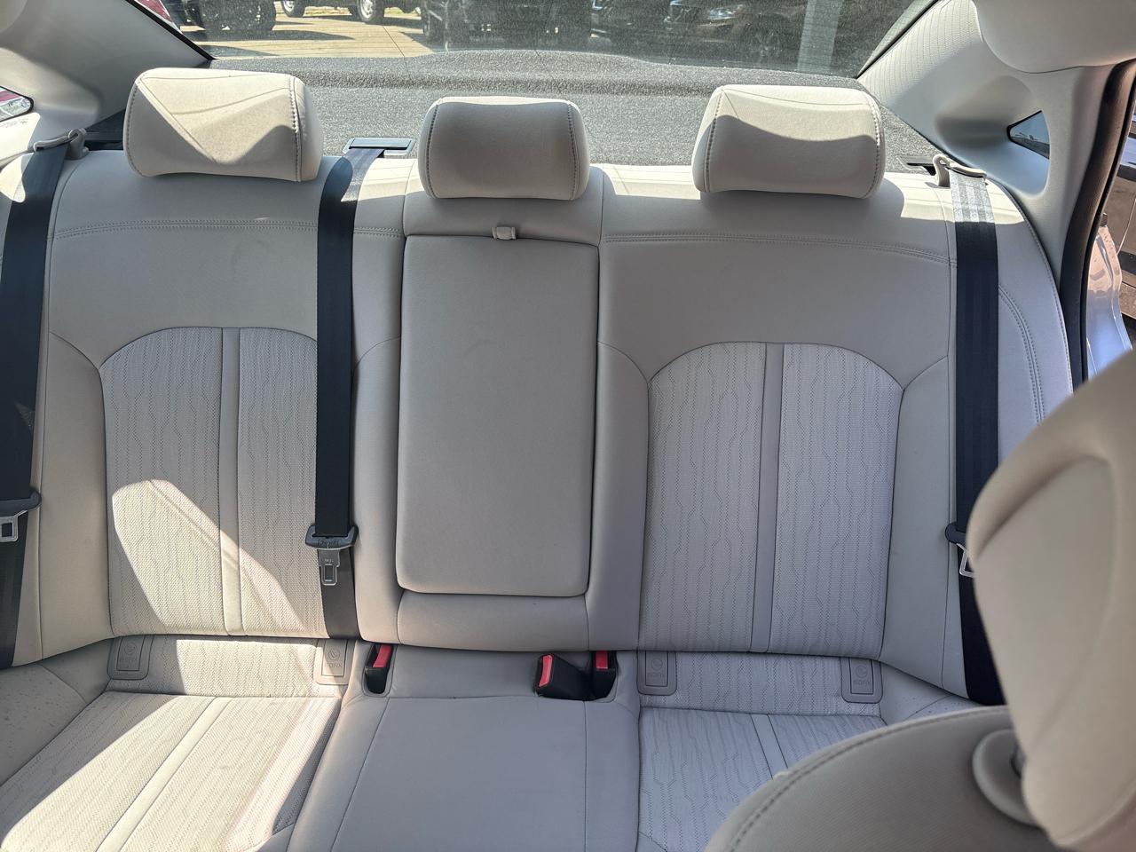Hyundai Sonata Hybrid Base 2016