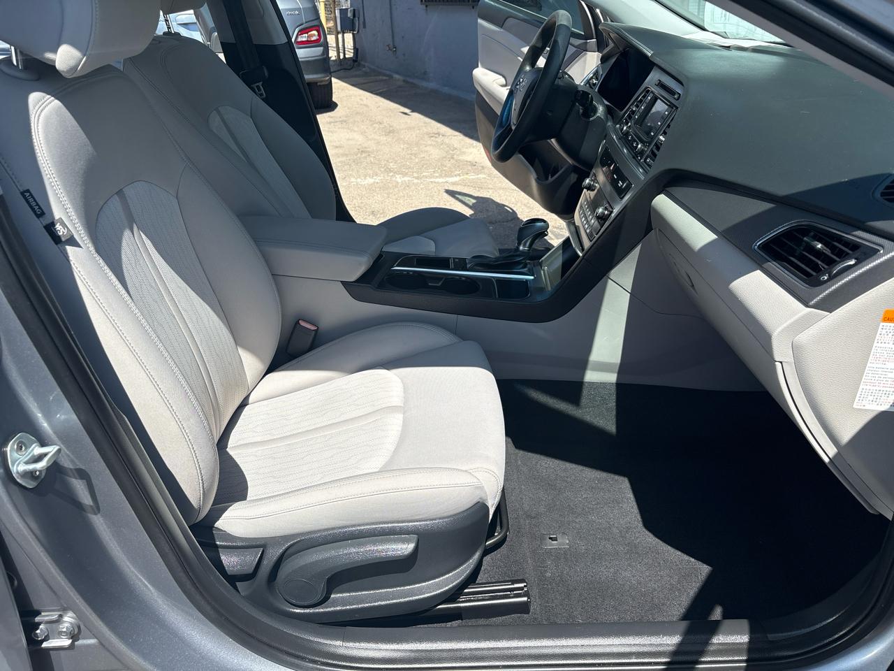 Hyundai Sonata Hybrid Base 2016