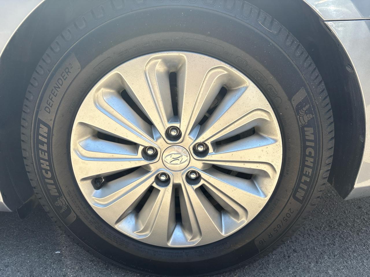 Hyundai Sonata Hybrid Base 2016