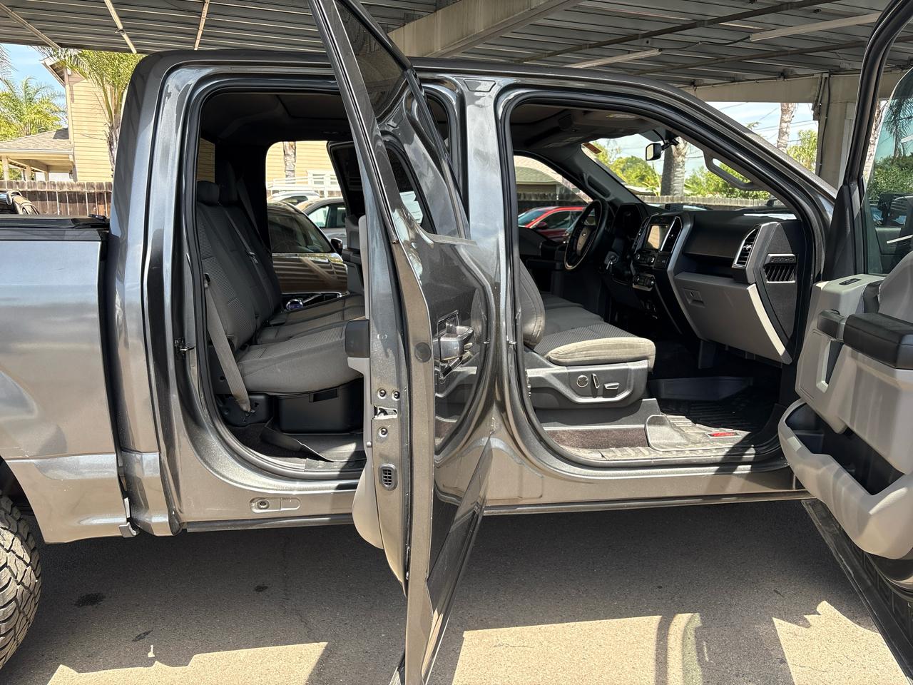 Ford F-150 Lariat SuperCrew 5.5-ft. Bed 4WD 2016