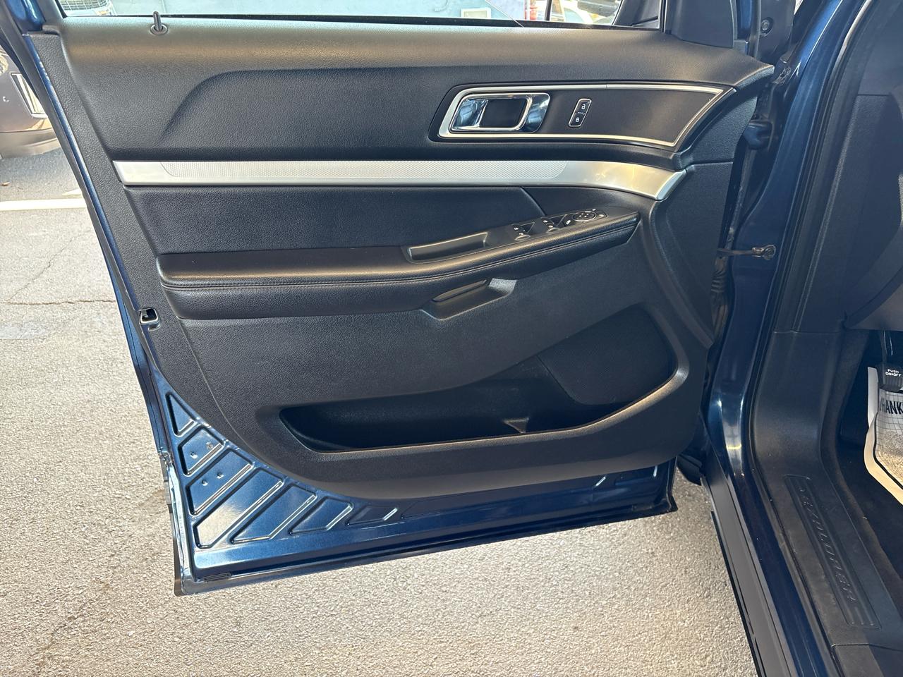Ford Explorer XLT FWD 2017