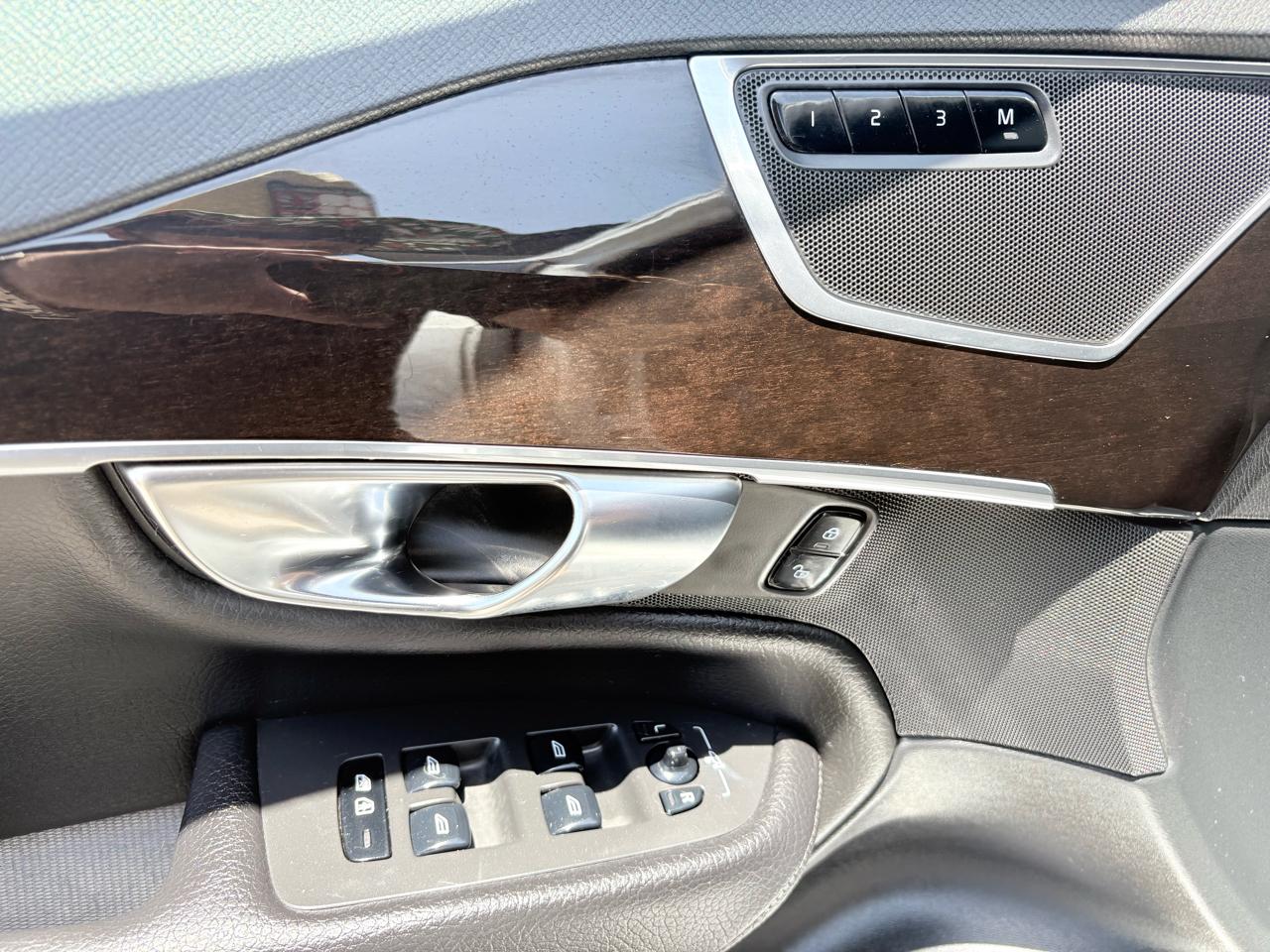 Volvo XC90 T6 Momentum AWD 2019