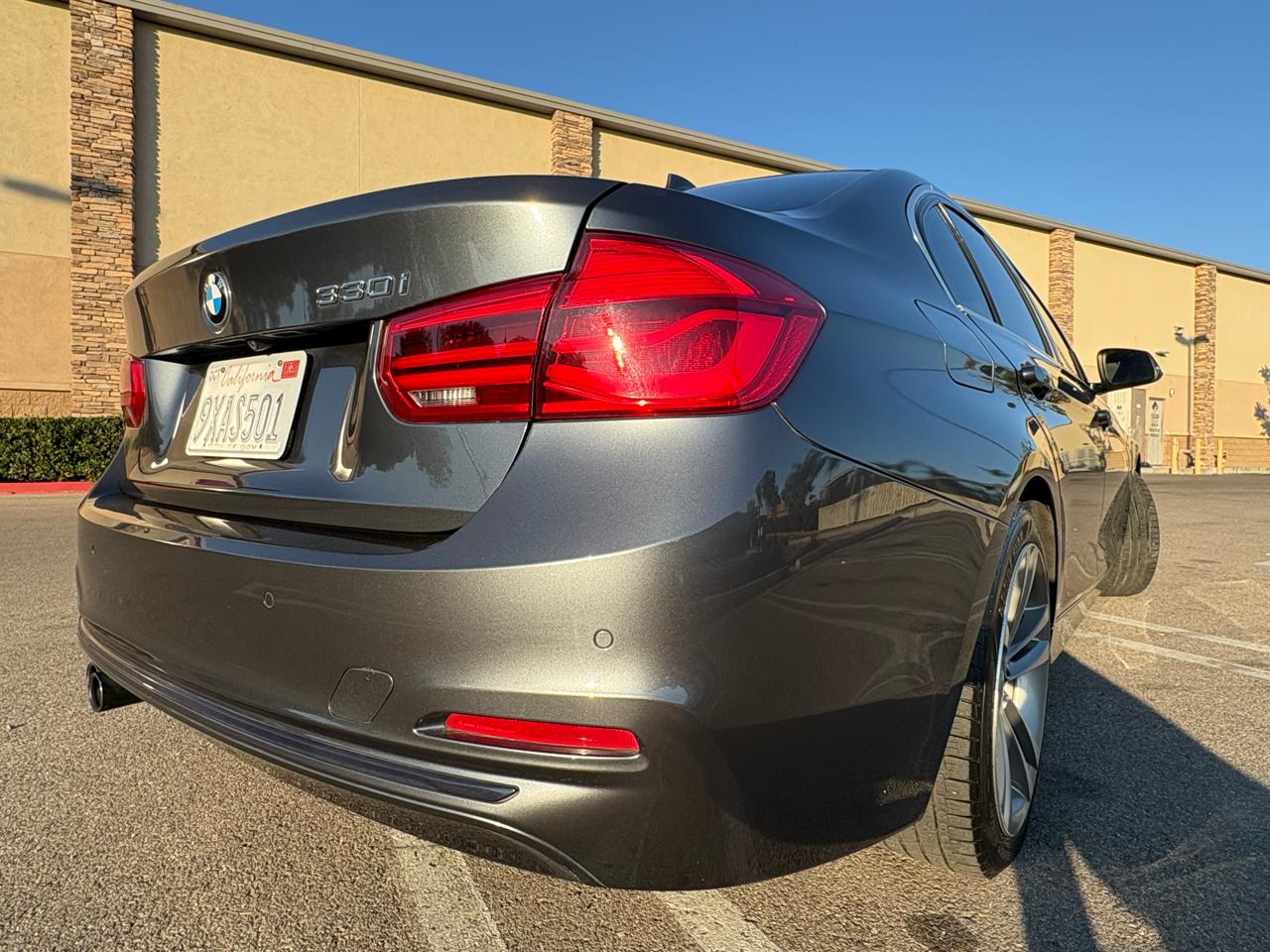 BMW 3-Series 330i SULEV Sedan 2017