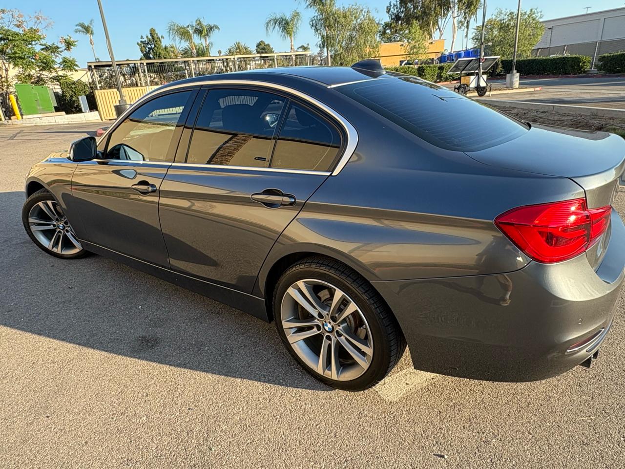 BMW 3-Series 330i SULEV Sedan 2017