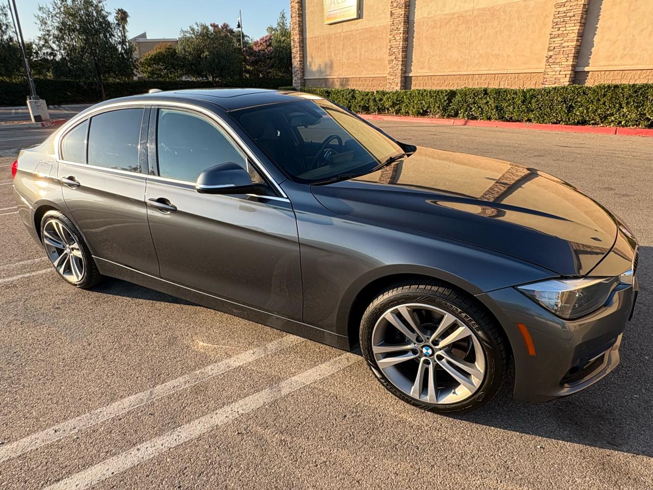 BMW 3-Series 330i SULEV Sedan 2017