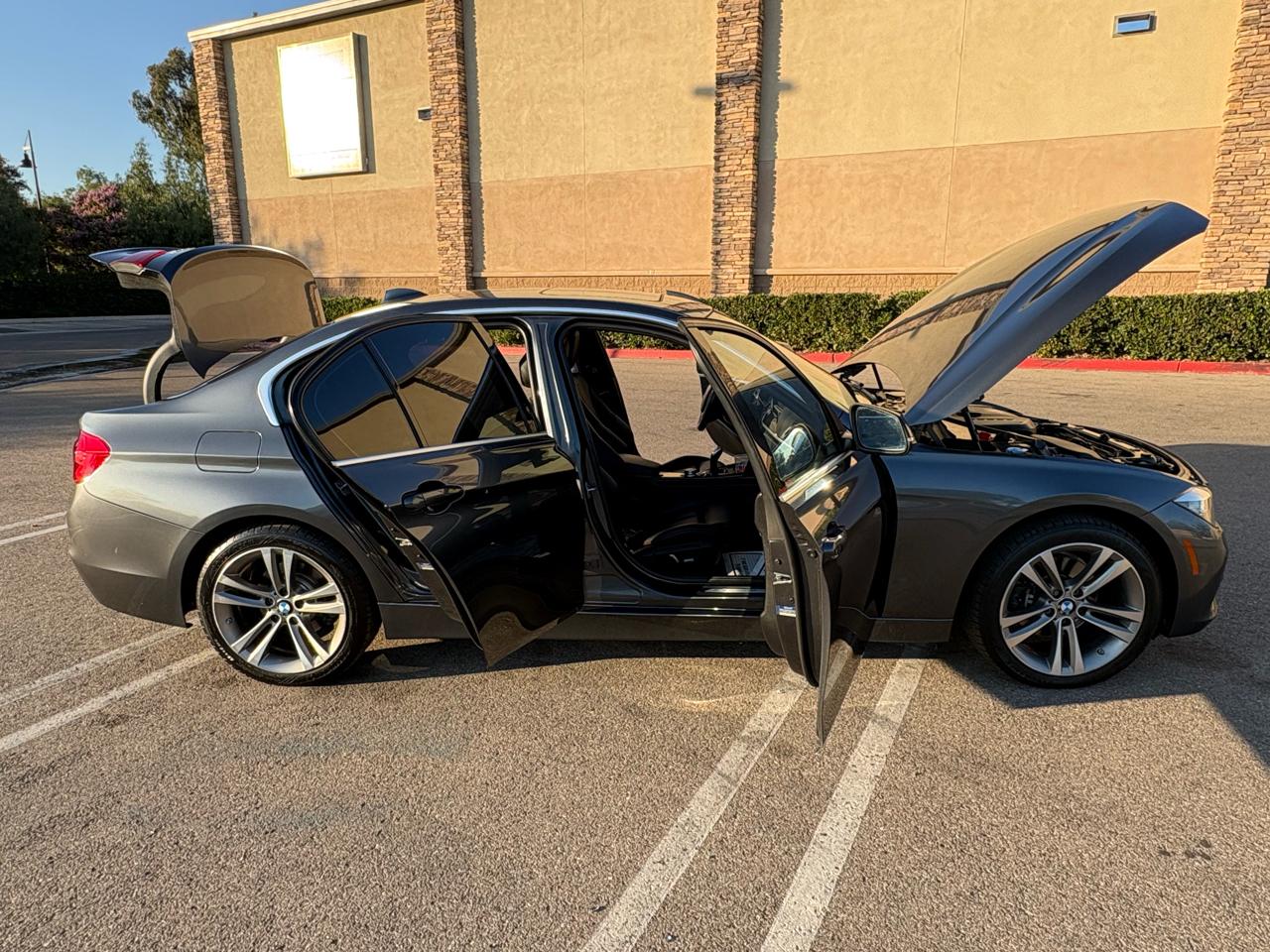 BMW 3-Series 330i SULEV Sedan 2017