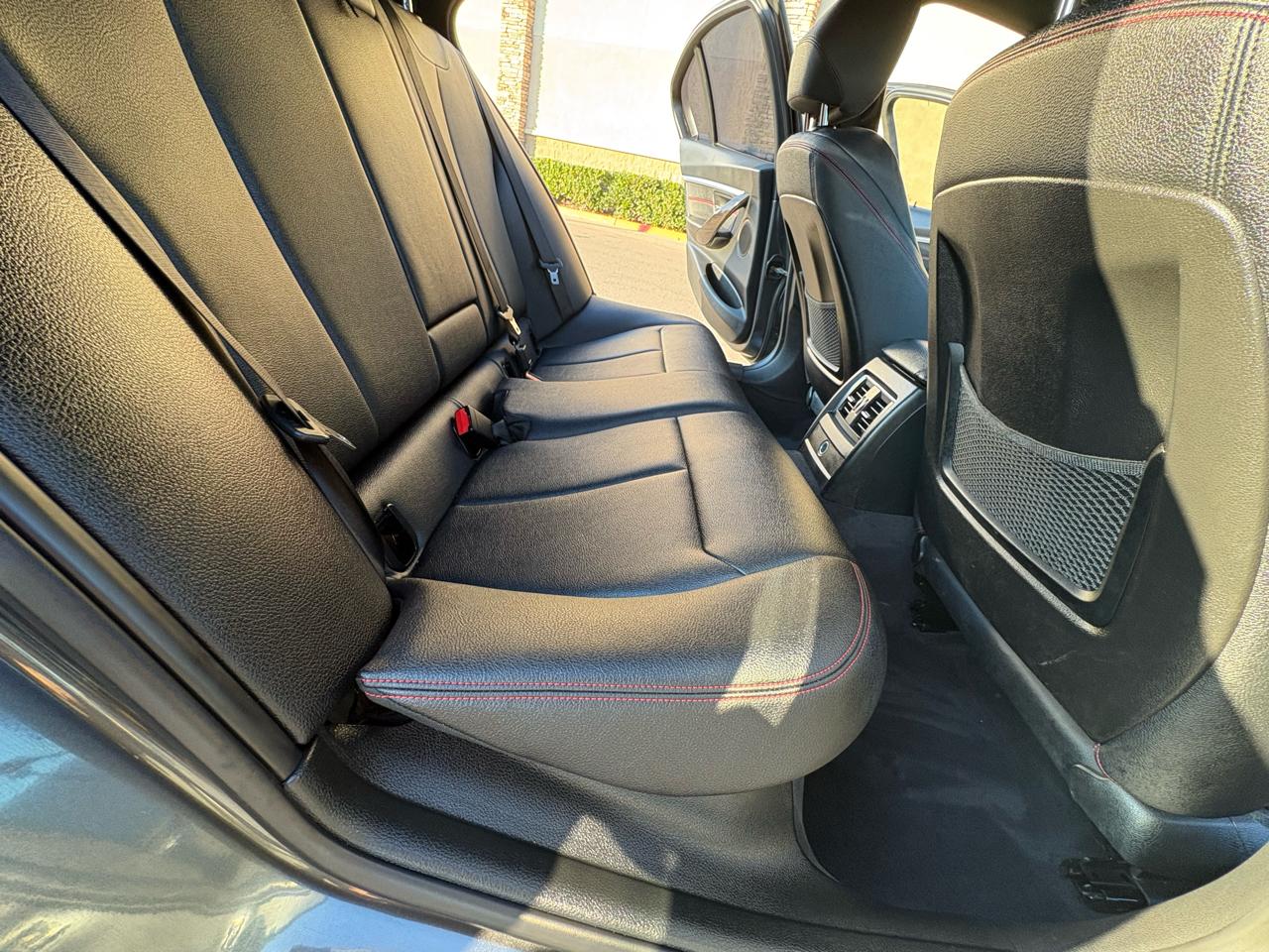 BMW 3-Series 330i SULEV Sedan 2017