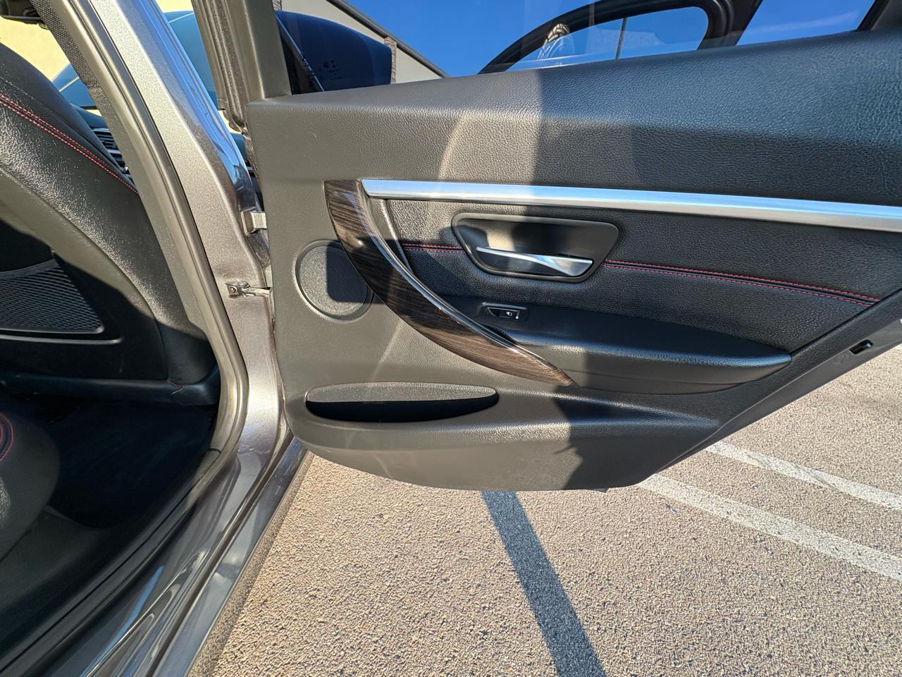 BMW 3-Series 330i SULEV Sedan 2017