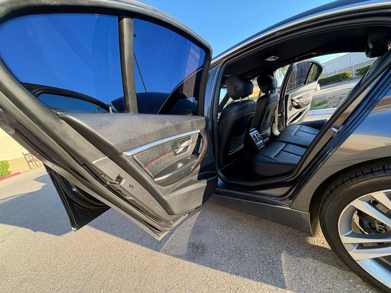 BMW 3-Series 330i SULEV Sedan 2017