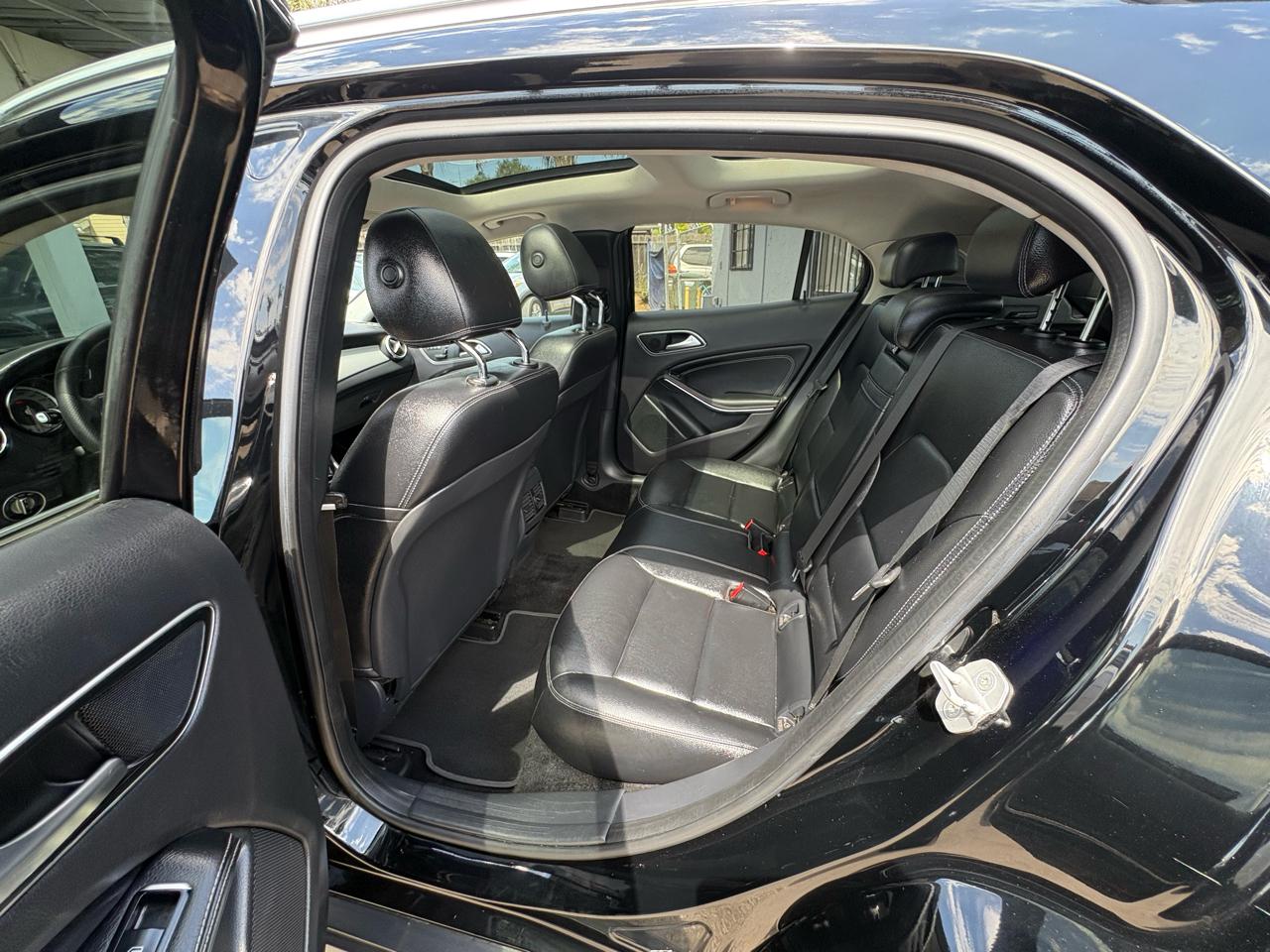 Mercedes-Benz GLA-Class GLA250 4MATIC 2015