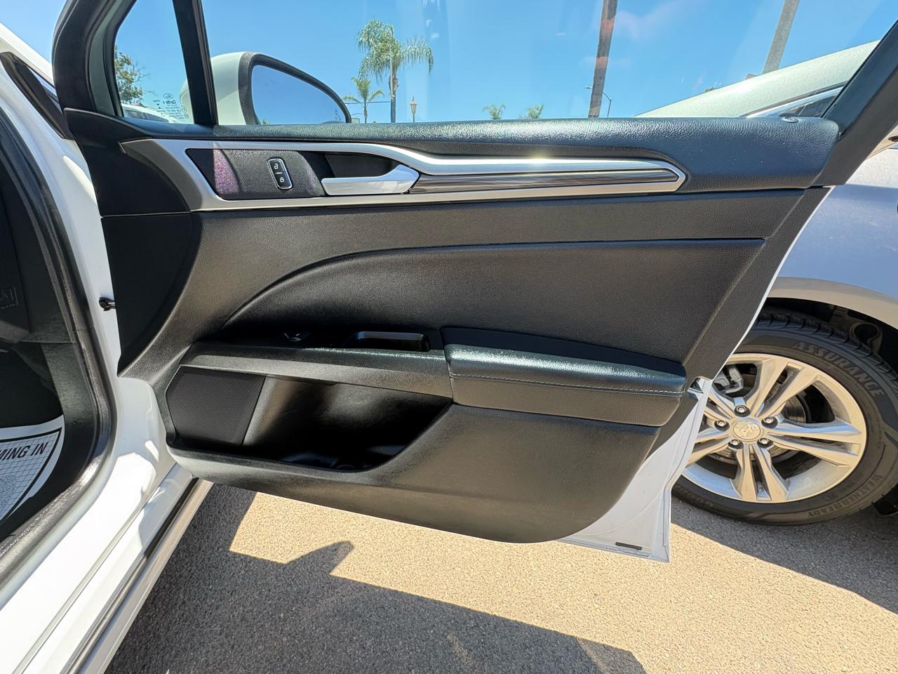 Ford Fusion Hybrid SE 2018