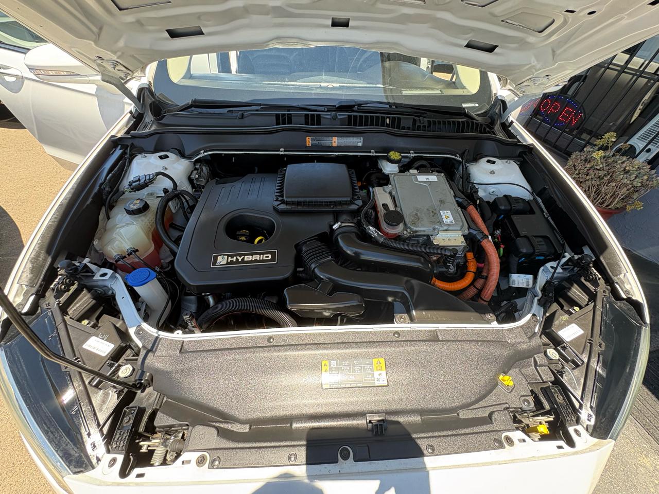 Ford Fusion Hybrid SE 2018