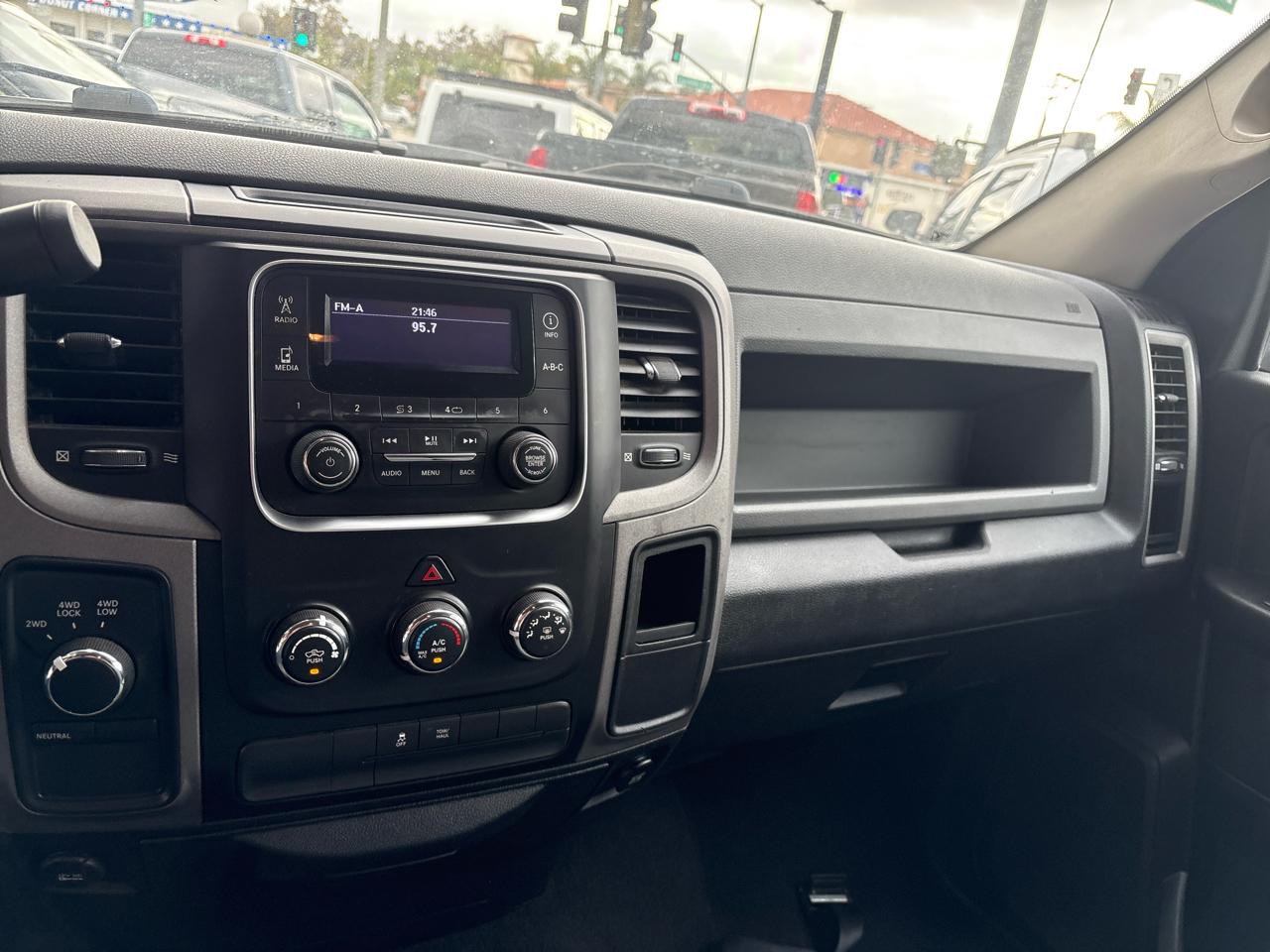 RAM 1500 Tradesman Quad Cab 4WD 2014