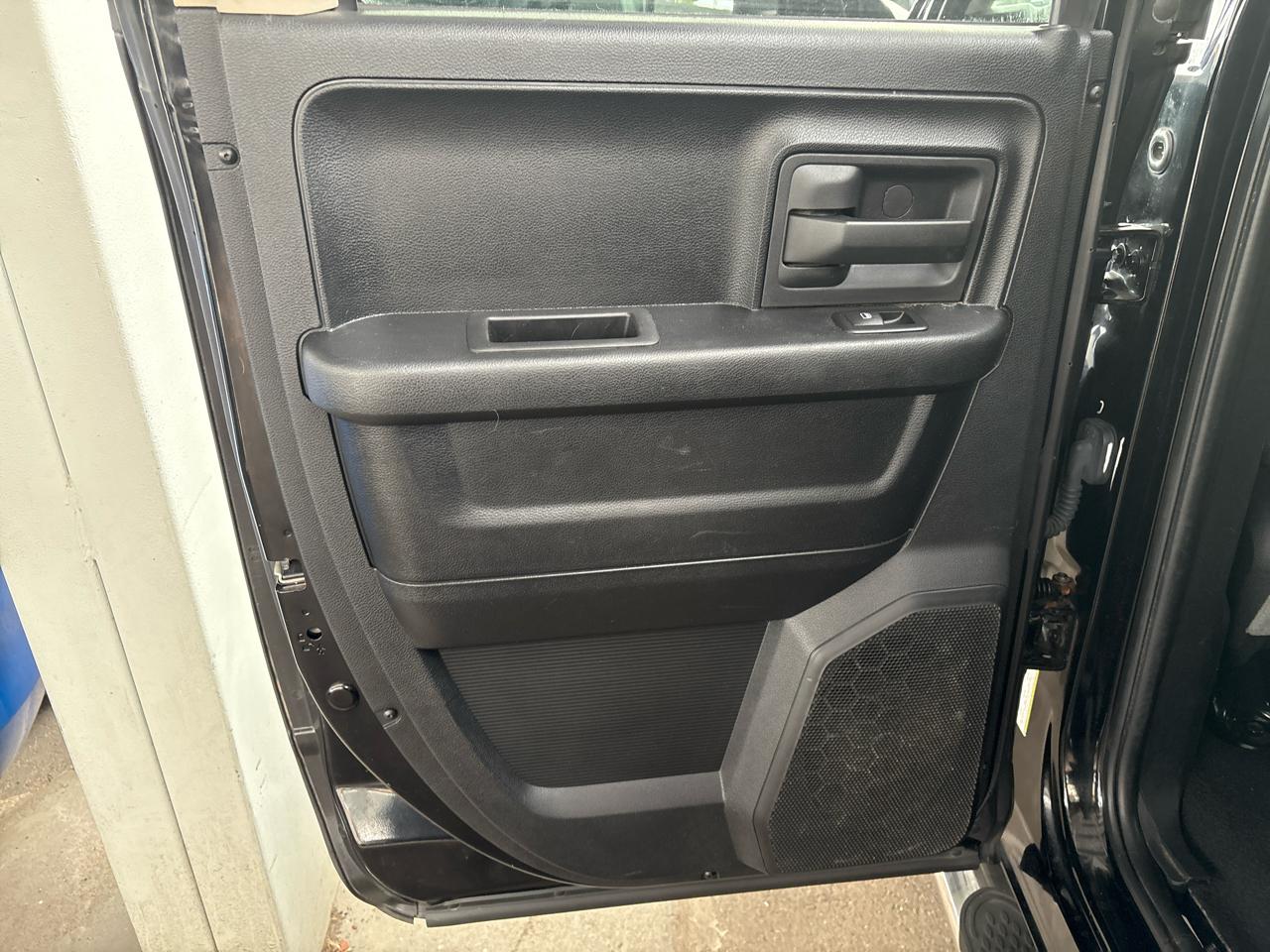 RAM 1500 Tradesman Quad Cab 4WD 2014