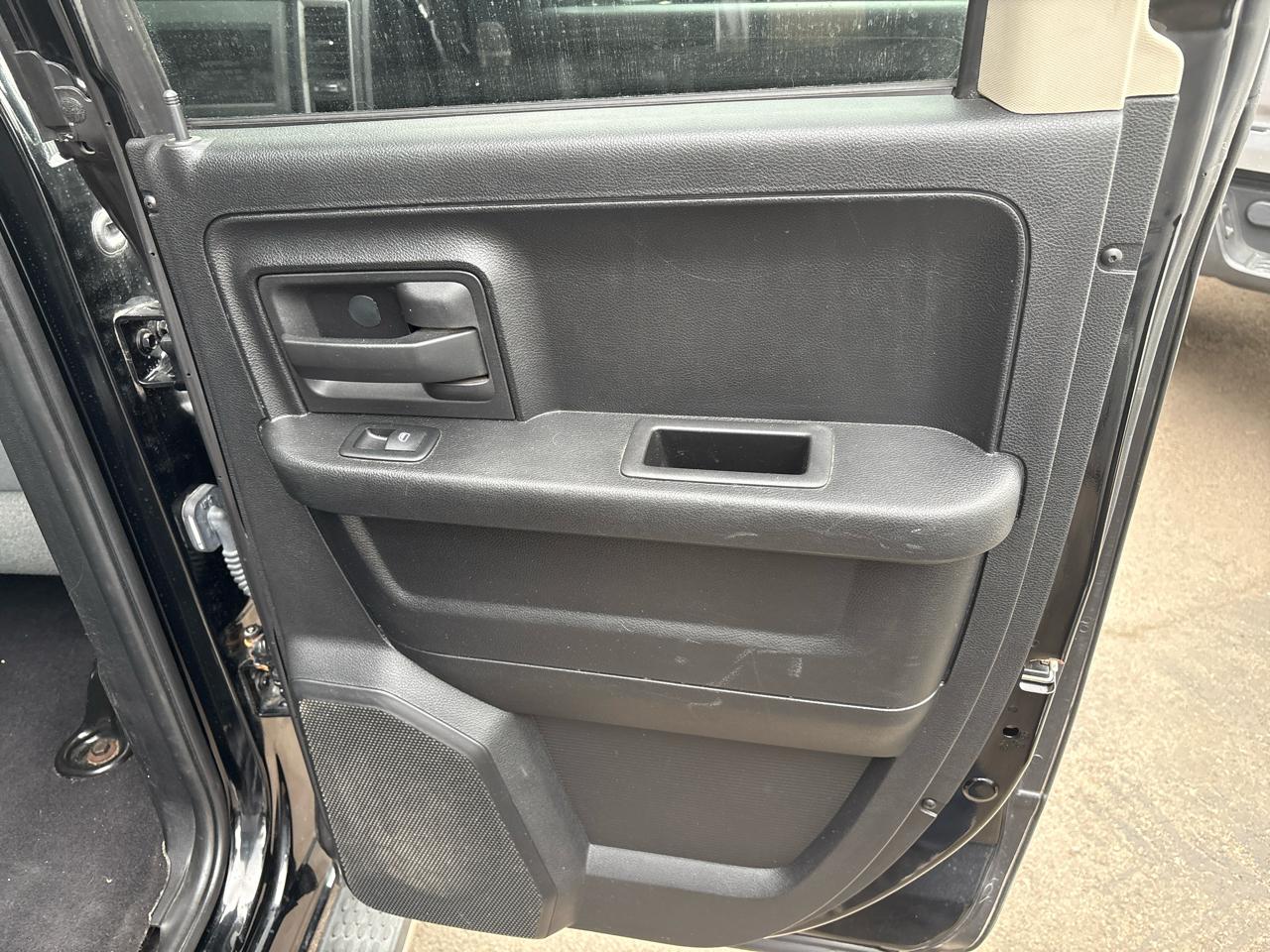RAM 1500 Tradesman Quad Cab 4WD 2014