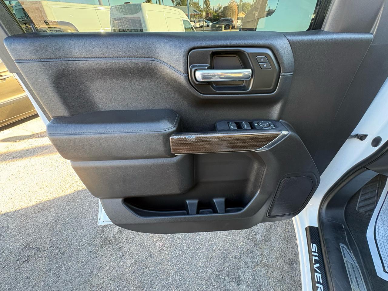 Chevrolet Silverado 1500 LT Crew Cab 2WD 2021