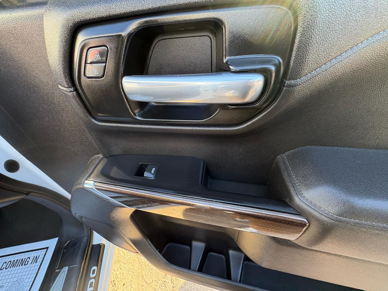 Chevrolet Silverado 1500 LT Crew Cab 2WD 2021