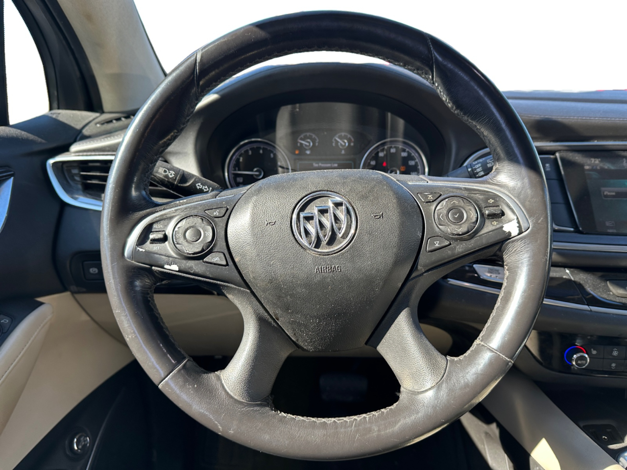 Buick Enclave Essence 2019