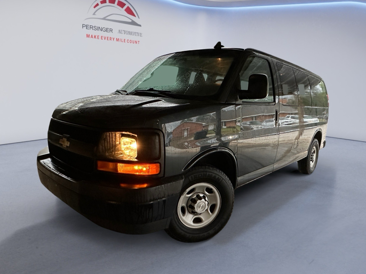 2017 Chevrolet Express Passenger RWD 2500 135" LS