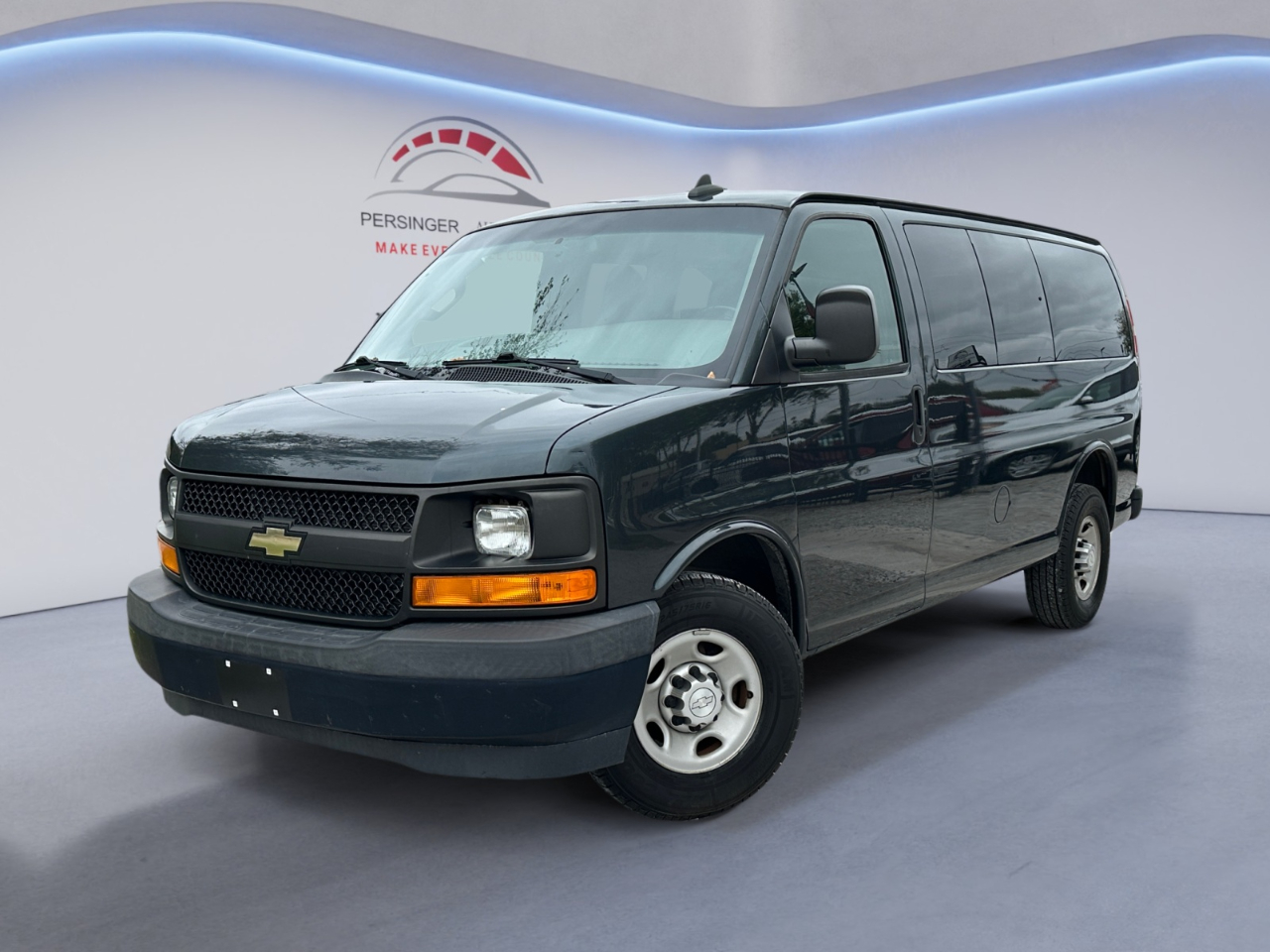 2017 Chevrolet Express Passenger RWD 2500 135" LS