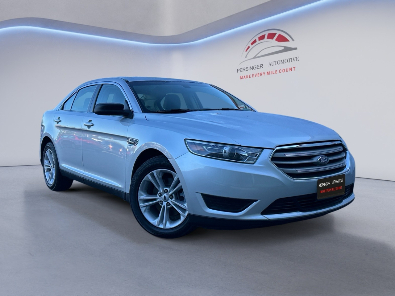2017 Ford Taurus SE's photo