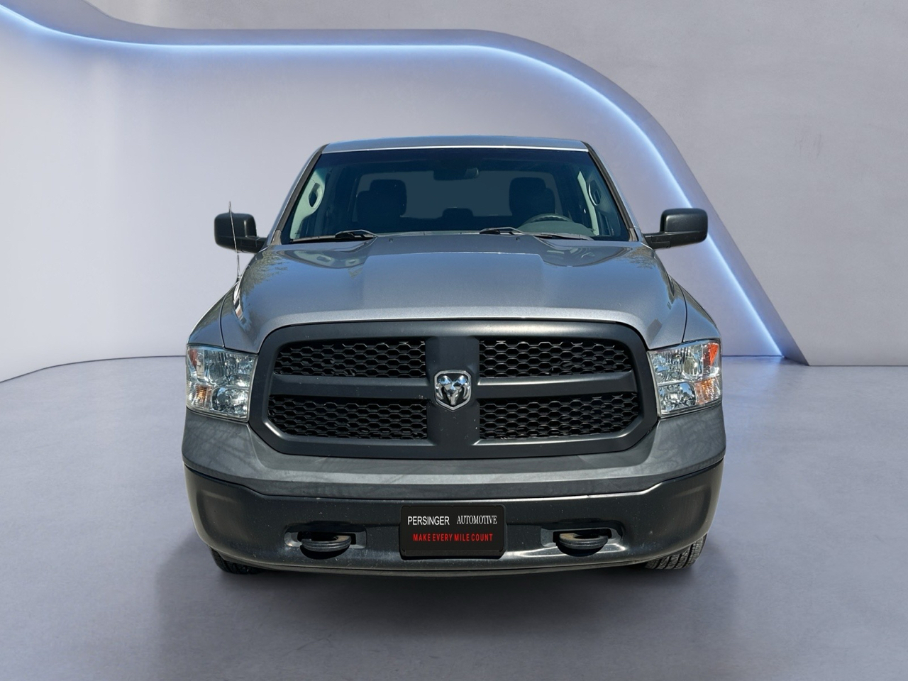 RAM 1500 Classic Tradesman Crew Cab SWB 4WD 2019 RAM 1500 Classic Tradesman Crew Cab SWB 4WD 2019