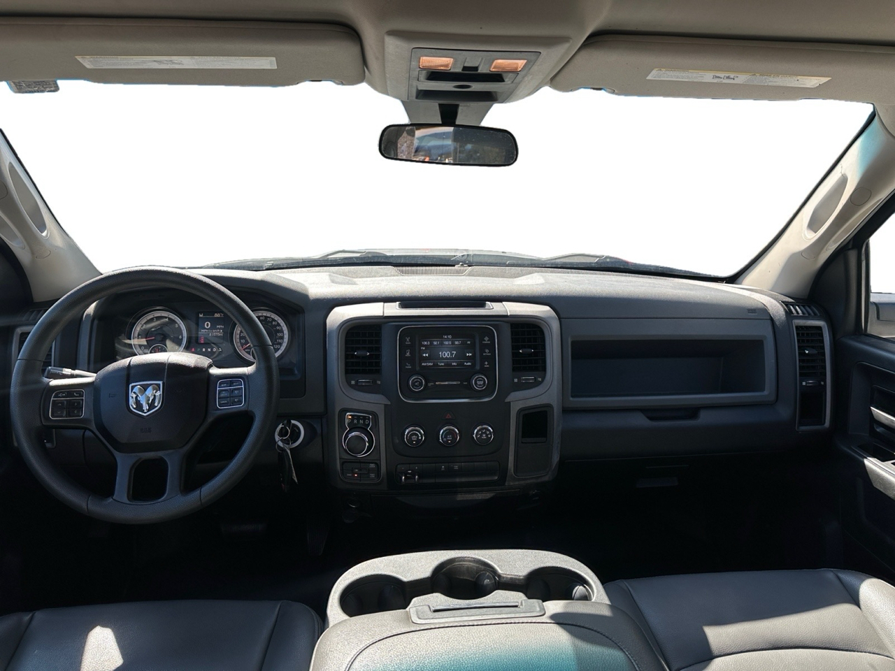 RAM 1500 Classic Tradesman Crew Cab SWB 4WD 2019 RAM 1500 Classic Tradesman Crew Cab SWB 4WD 2019