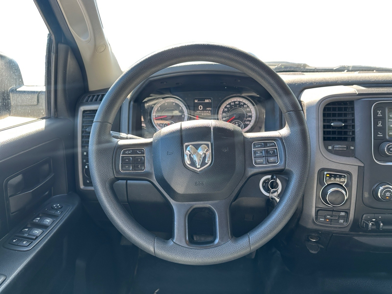 RAM 1500 Classic Tradesman Crew Cab SWB 4WD 2019 RAM 1500 Classic Tradesman Crew Cab SWB 4WD 2019
